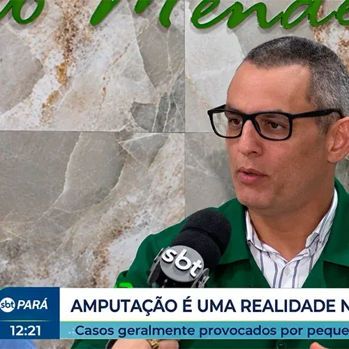 Entrevista sobre amputação e cuidado de feridas em emissora de televisão
